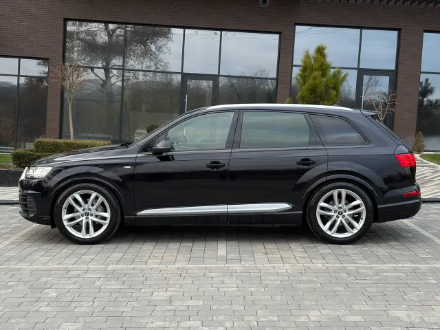 Audi Q7 - фото 4