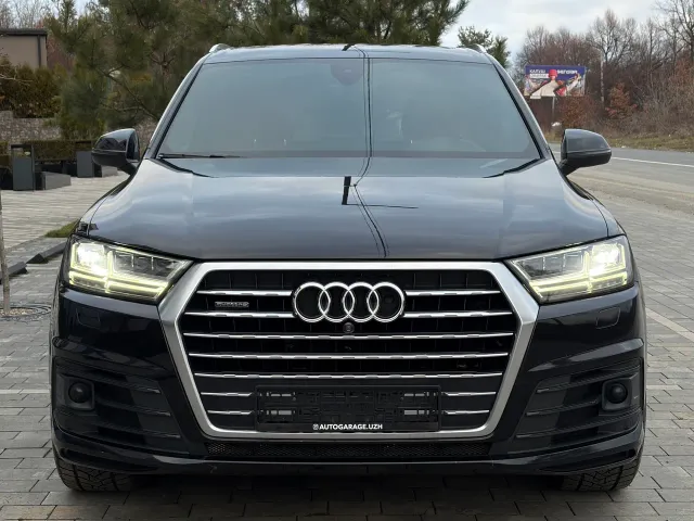 Audi Q7 - фото 5