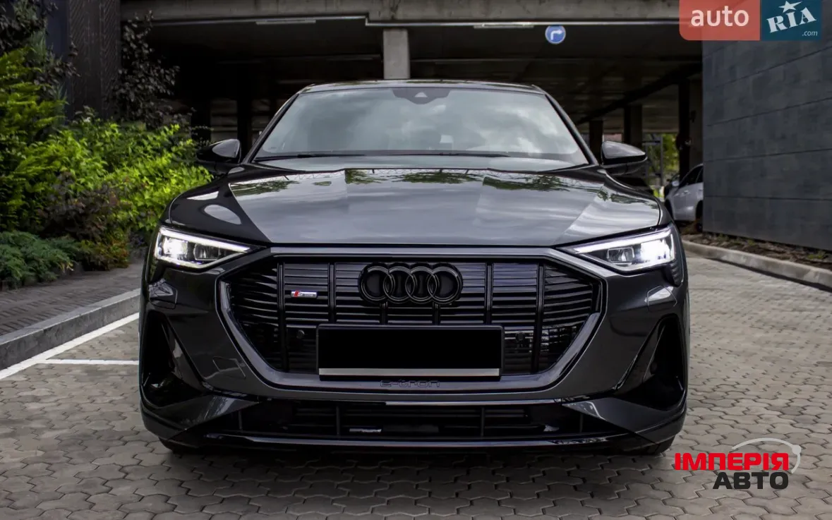 Audi e-tron S - фото 1