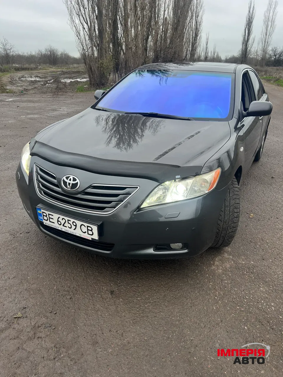 Toyota Camry - фото 1