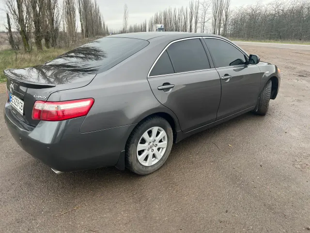 Toyota Camry - фото 5