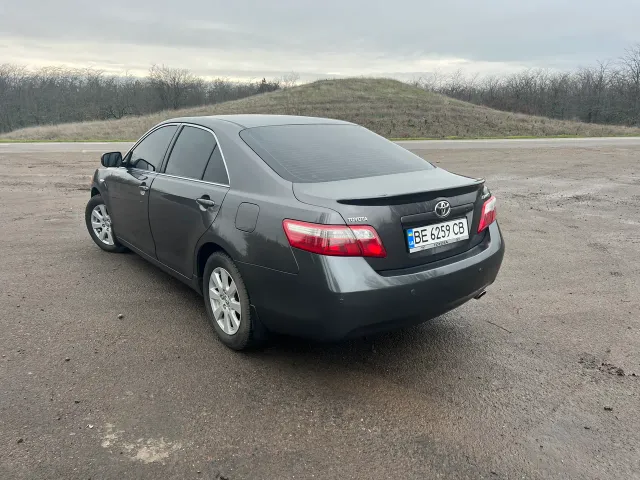 Toyota Camry - фото 4