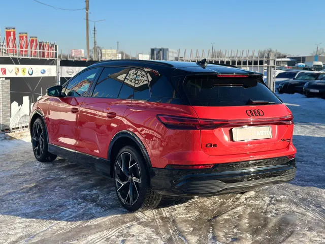 Audi Q5 e-tron - фото 5