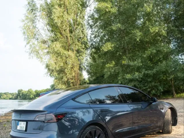 Tesla Model 3 - фото 5
