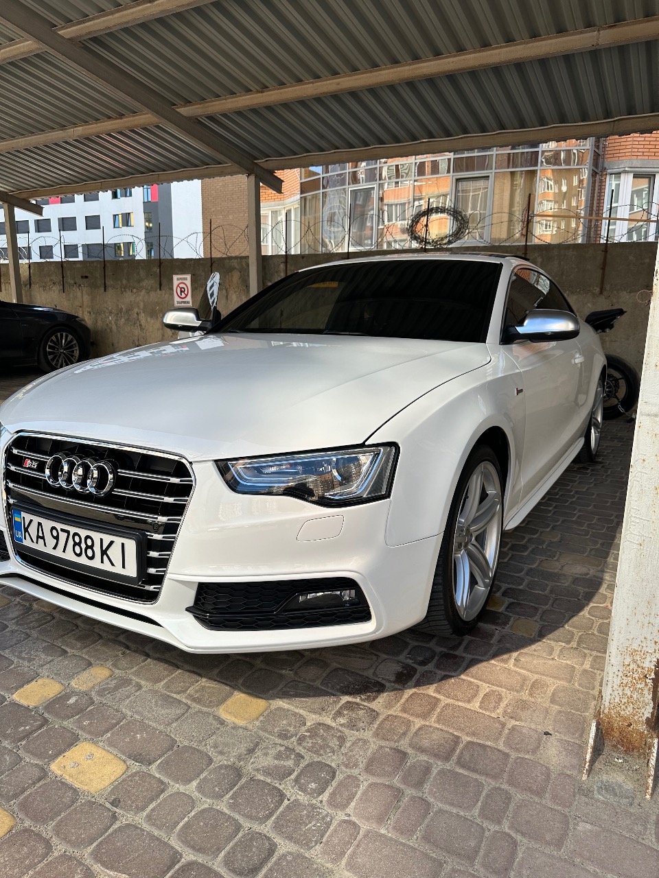 Audi S5 - фото 1