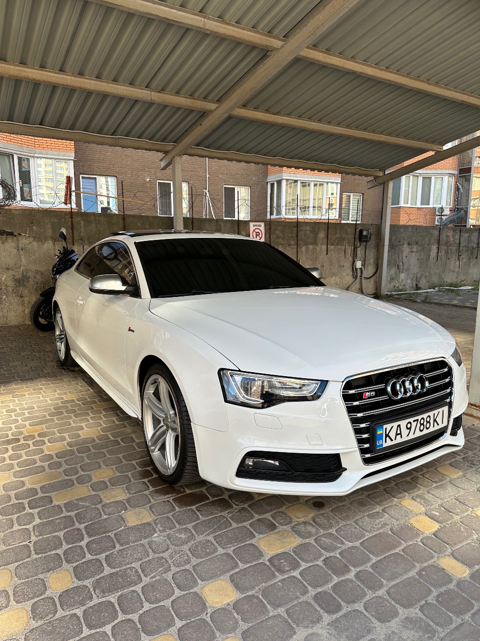 Audi S5 - фото 7