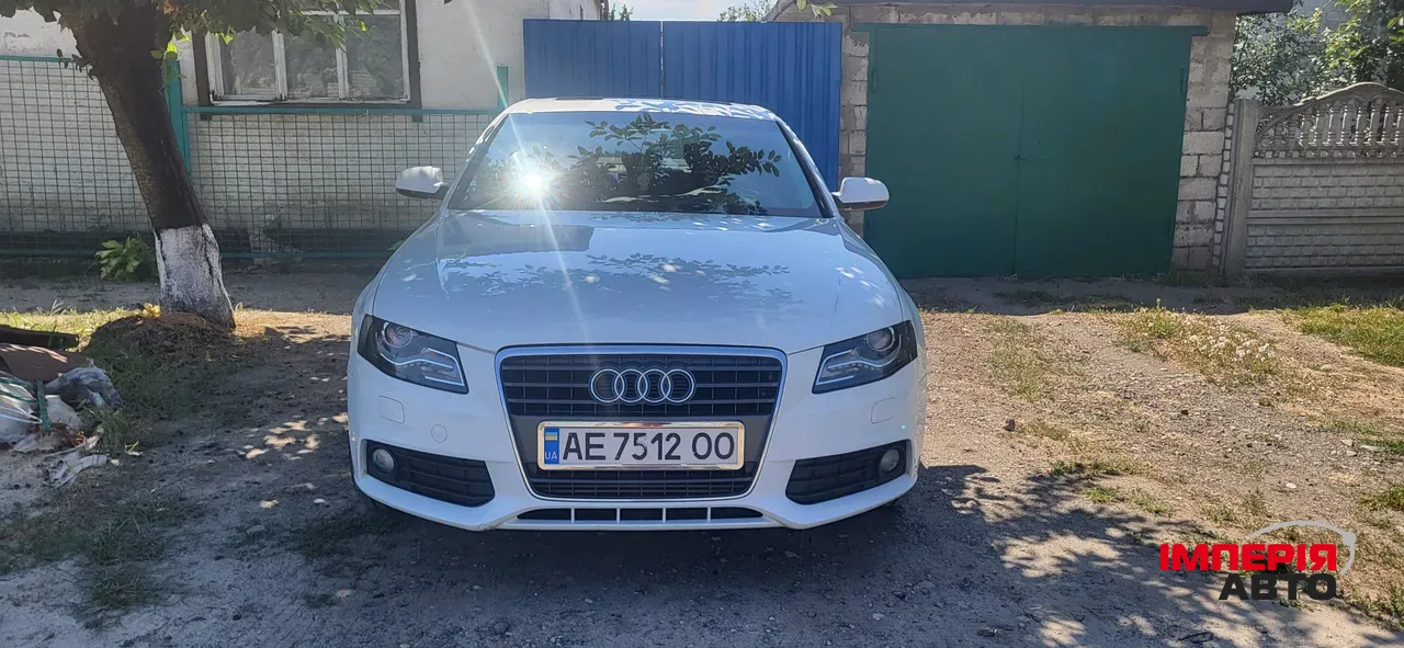 Audi A4 - фото 1