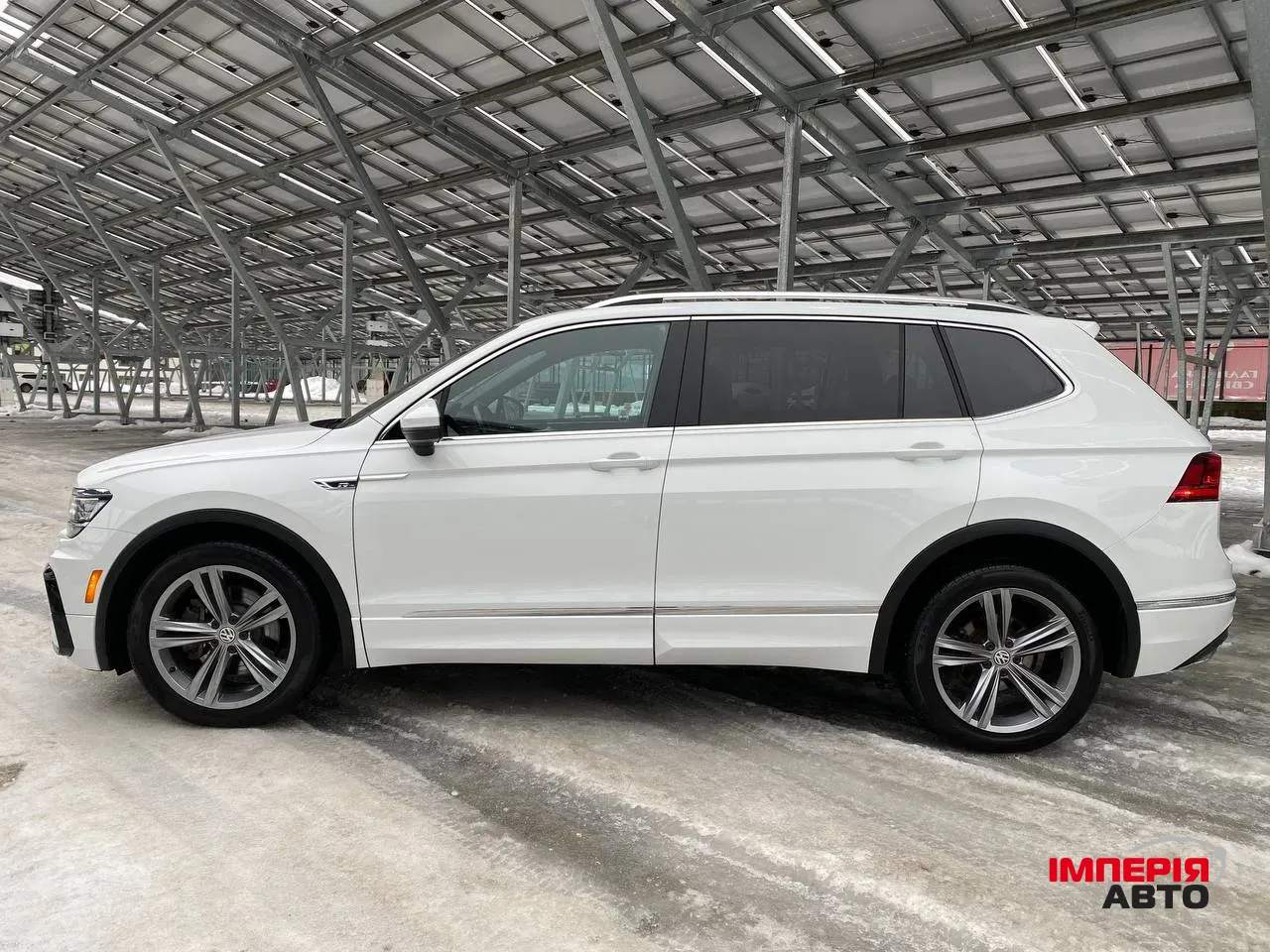 Volkswagen Tiguan - фото 3