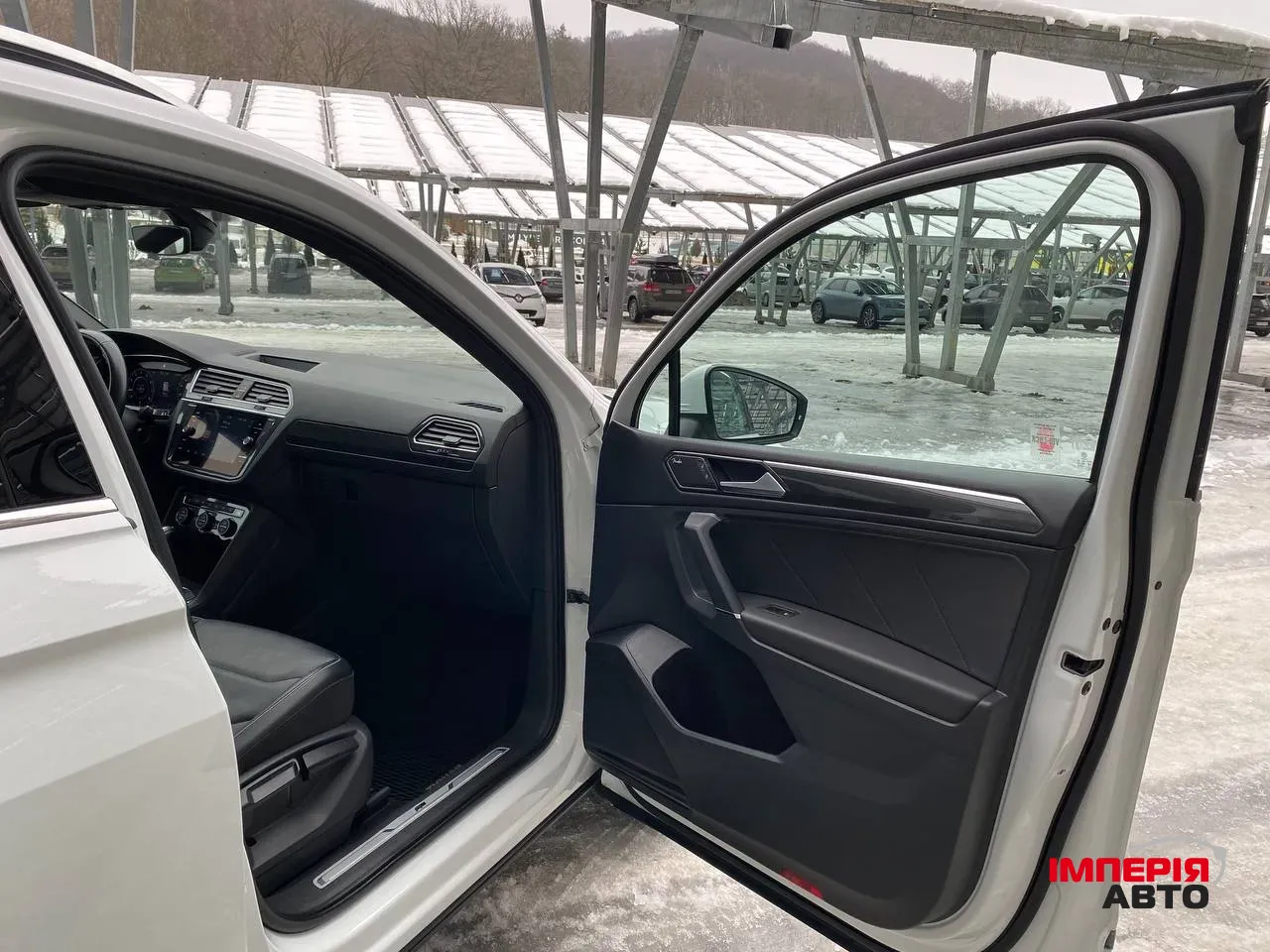 Volkswagen Tiguan - фото 32