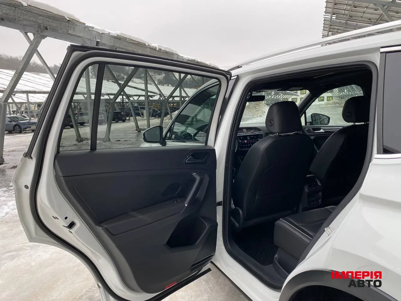 Volkswagen Tiguan - фото 25