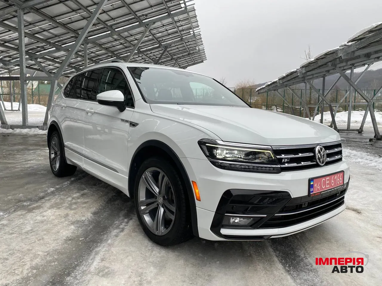 Volkswagen Tiguan - фото 8
