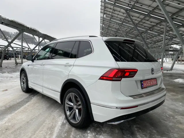 Volkswagen Tiguan - фото 4