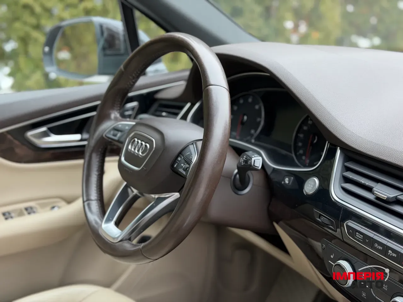 Audi Q7 - фото 9