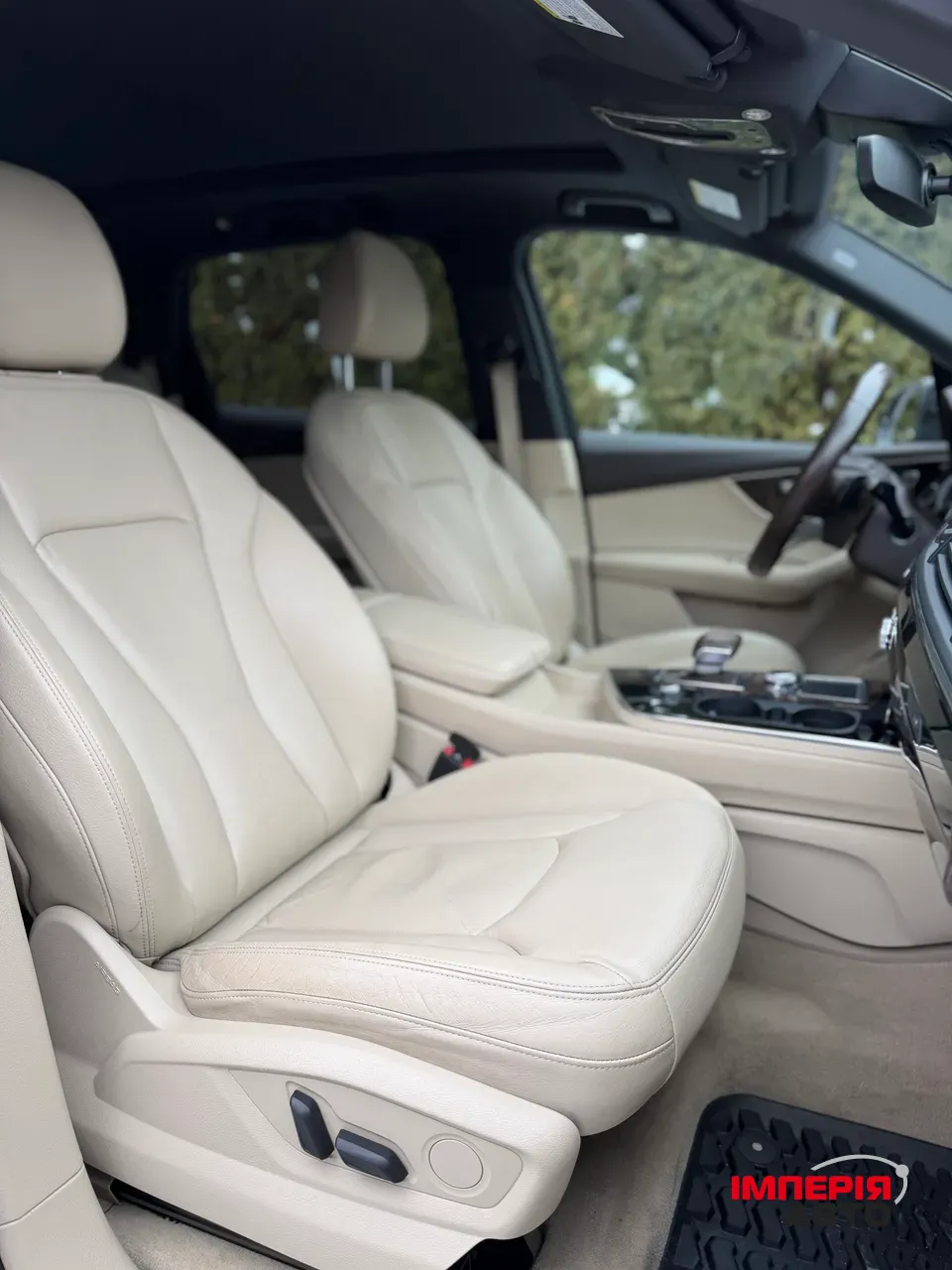 Audi Q7 - фото 11