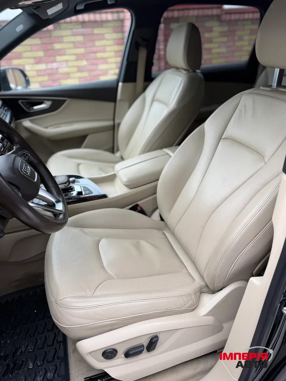 Audi Q7 - фото 18