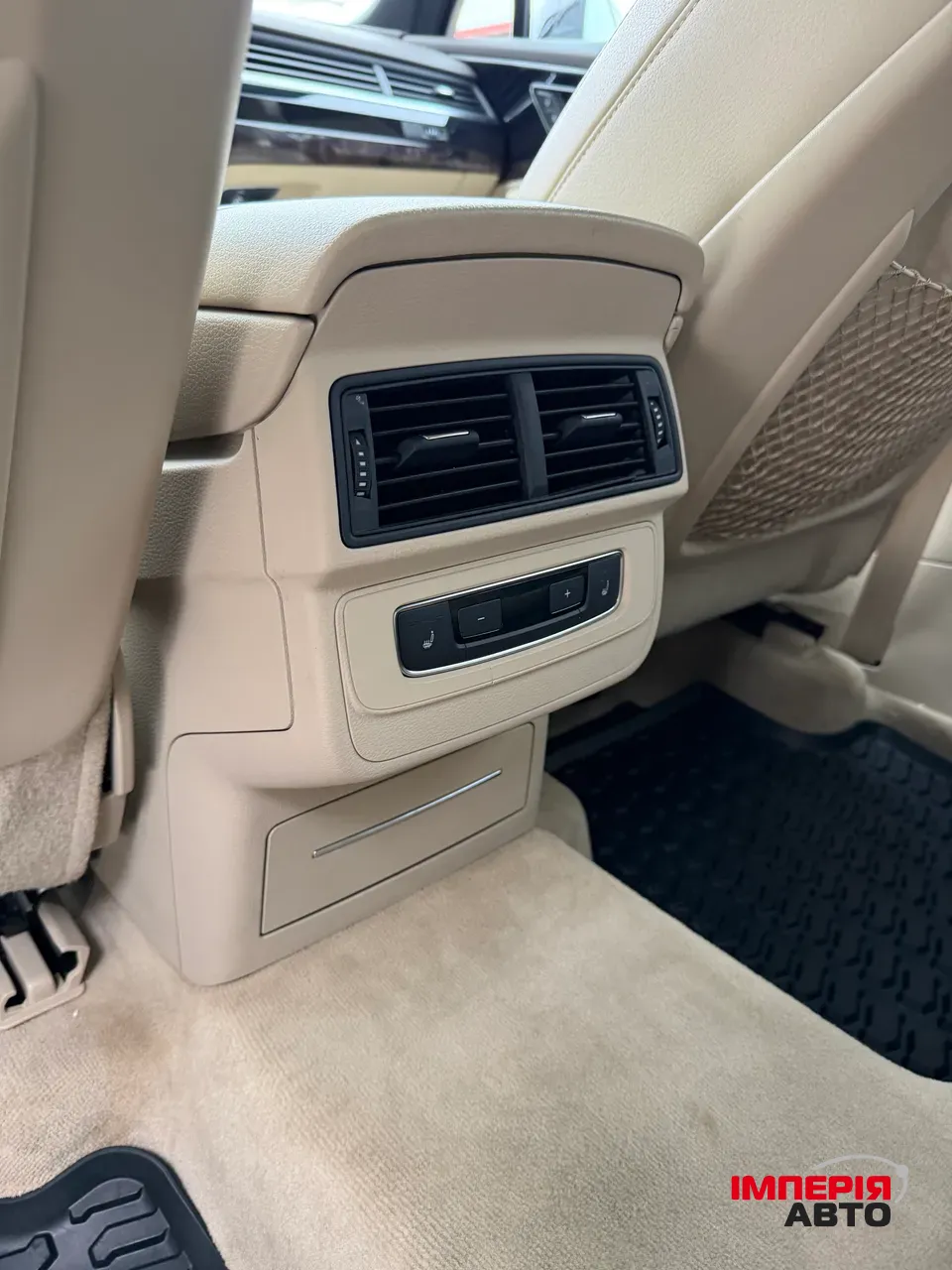 Audi Q7 - фото 24