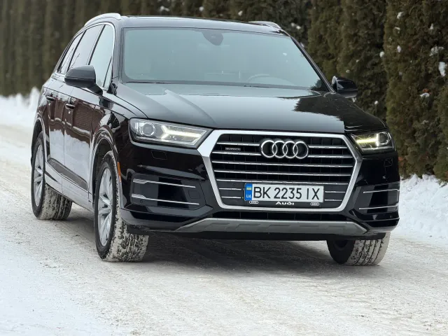 Audi Q7 - фото 1
