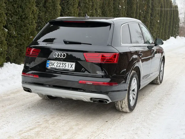 Audi Q7 - фото 5