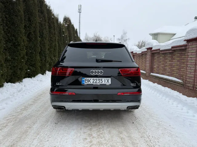 Audi Q7 - фото 4