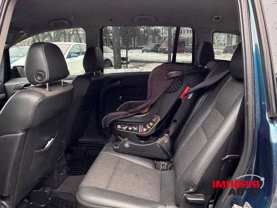 Opel Zafira - фото 8