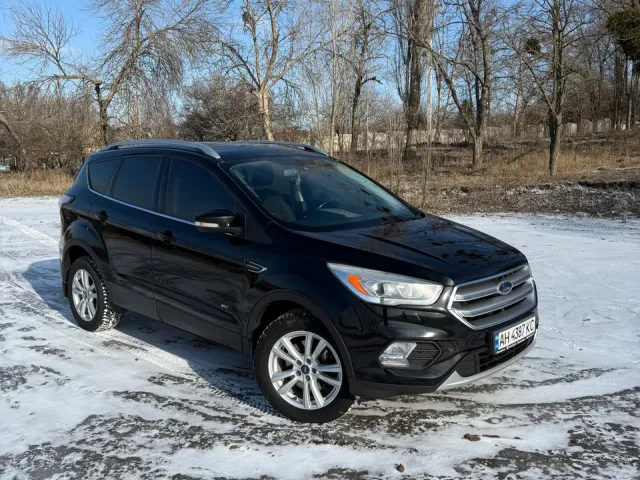 Ford Kuga - фото 1
