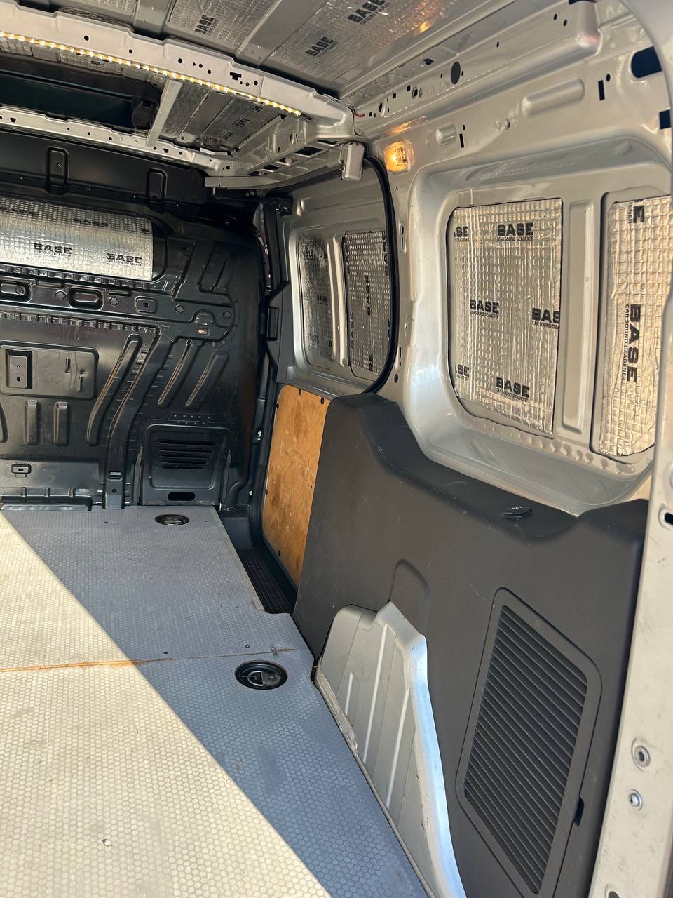 Ford Transit Connect - фото 17