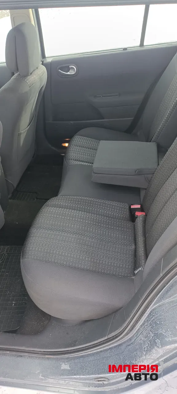 Renault Megane - фото 12