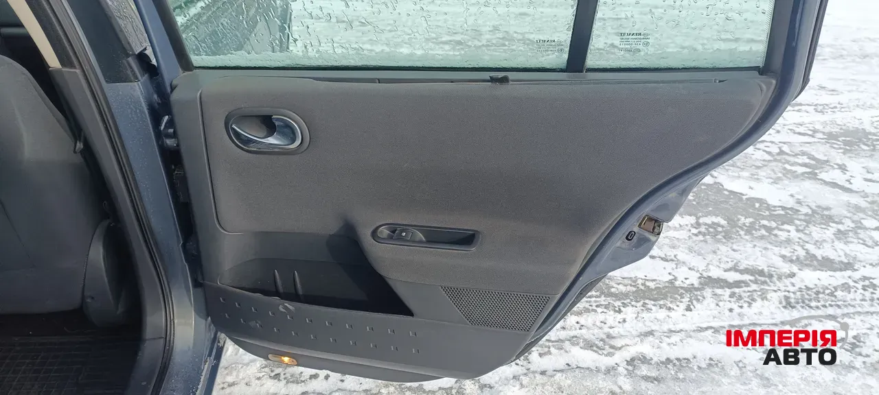 Renault Megane - фото 15