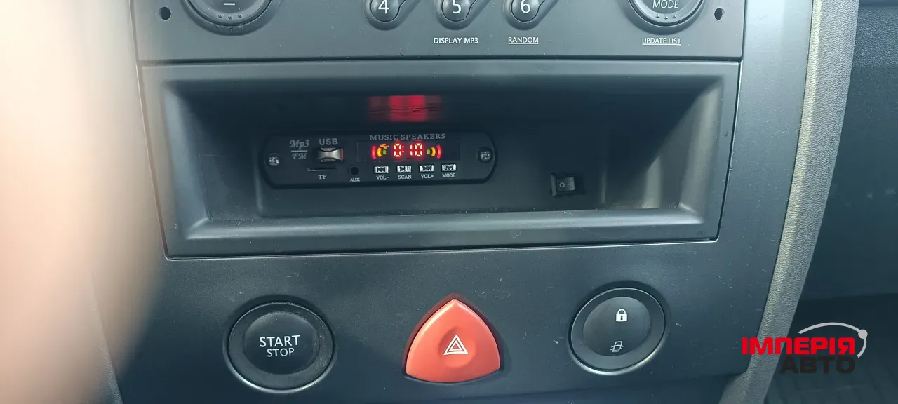 Renault Megane - фото 7