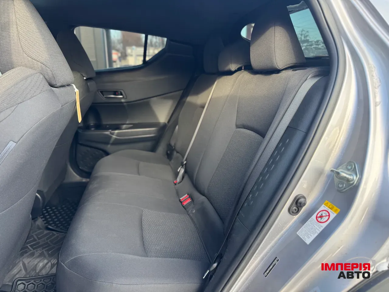 Toyota C-HR - фото 8