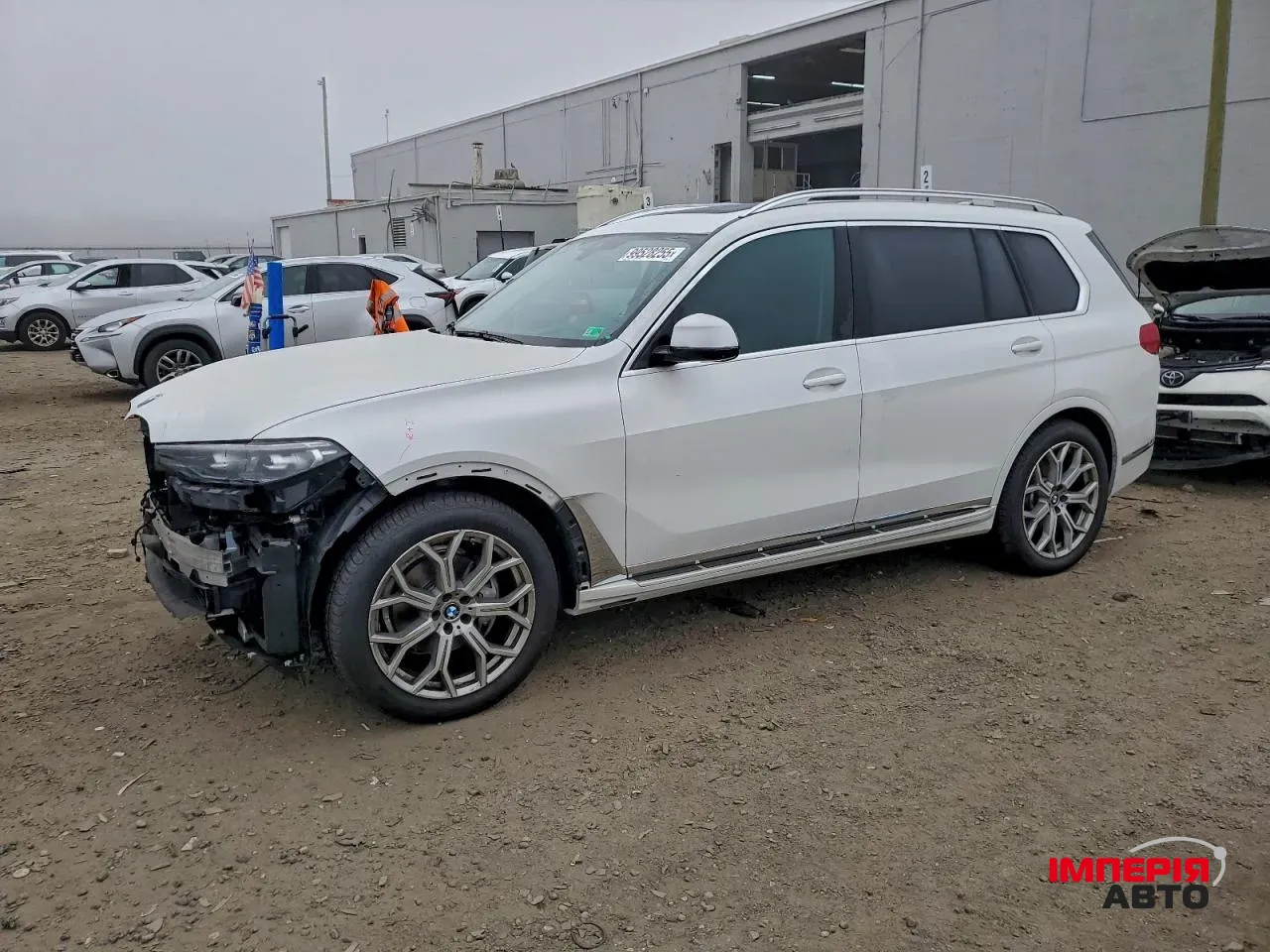 BMW X7 - фото 1