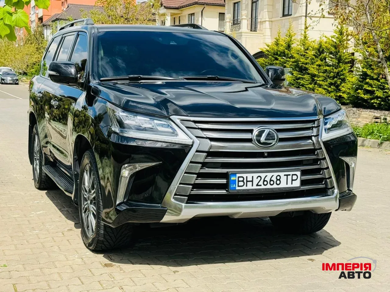 Lexus LX - фото 2
