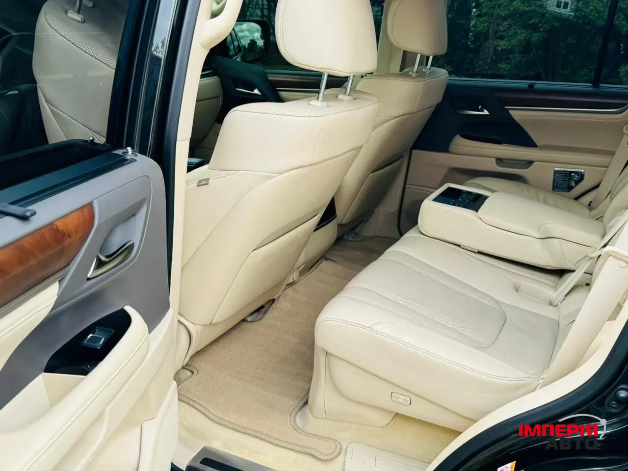 Lexus LX - фото 12