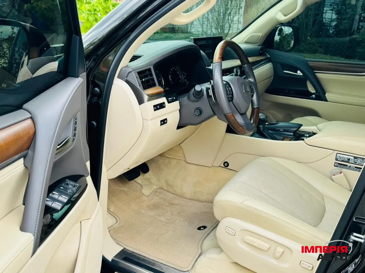 Lexus LX - фото 13