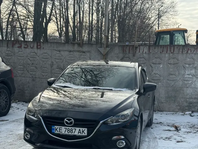 Mazda 3 - фото 2