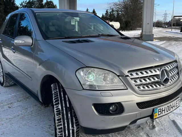 Mercedes-Benz M-Класс - фото 1