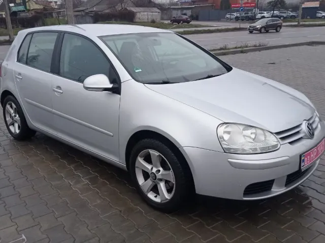 Volkswagen Golf - фото 1