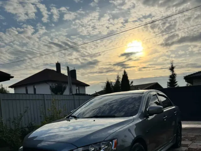 Mitsubishi Lancer - фото 2