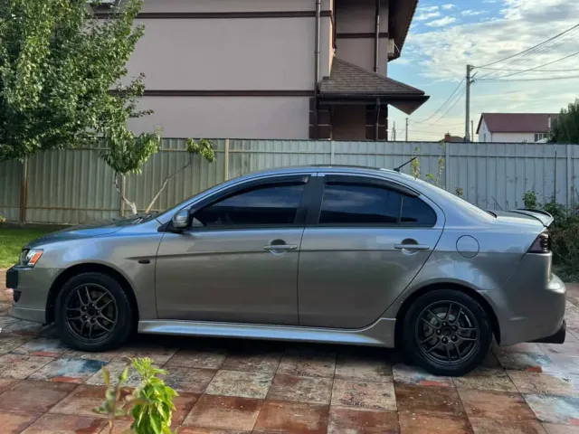 Mitsubishi Lancer - фото 3