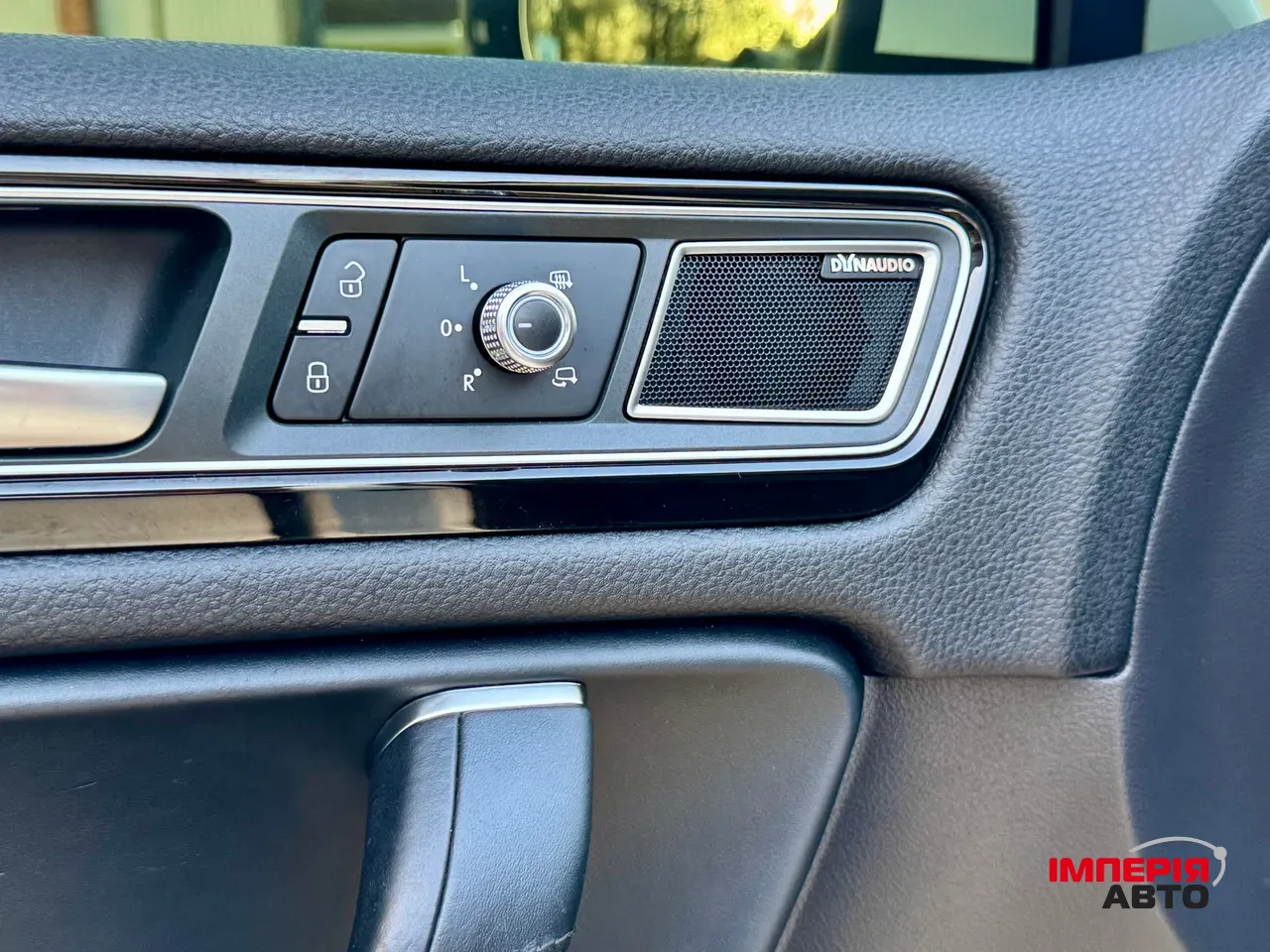 Volkswagen Touareg - фото 33