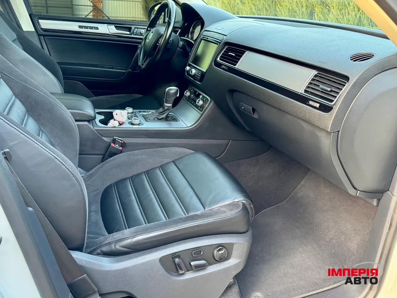 Volkswagen Touareg - фото 25