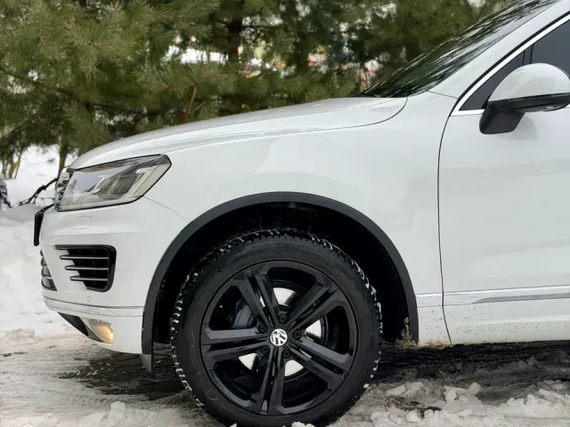 Volkswagen Touareg - фото 4