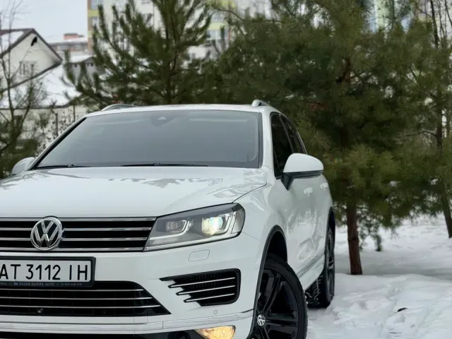 Volkswagen Touareg - фото 2