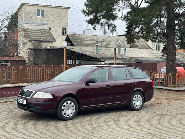 Skoda Octavia - фото 3