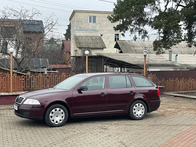 Skoda Octavia - фото 1