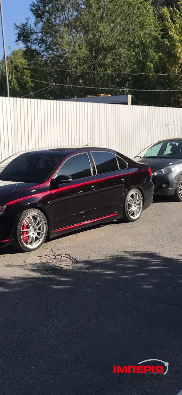 Volkswagen Jetta - фото 2