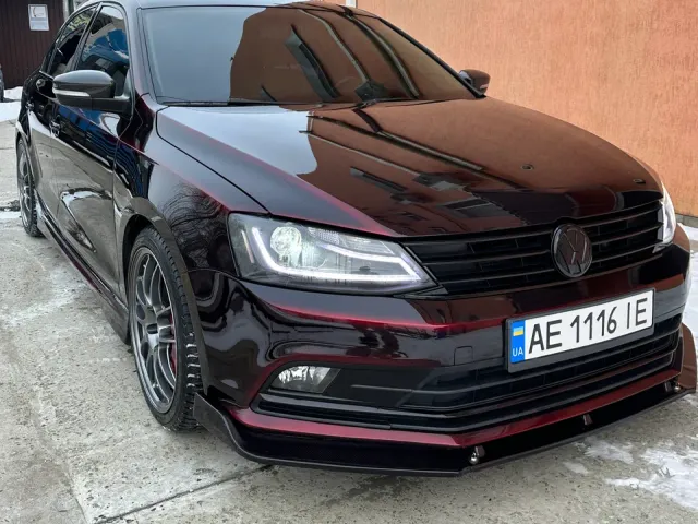 Volkswagen Jetta - фото 3