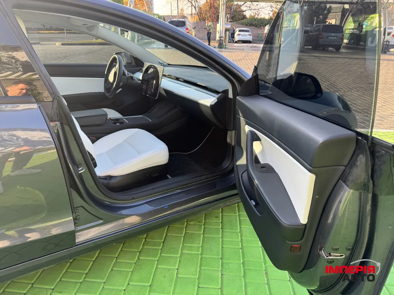 Tesla Model 3 - фото 18