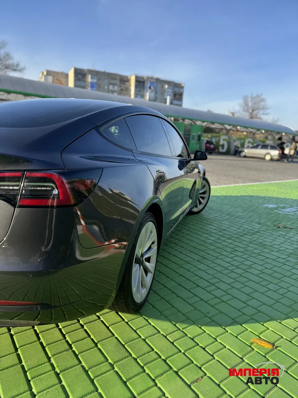 Tesla Model 3 - фото 8