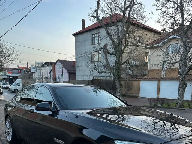 BMW 7 серії - фото 2